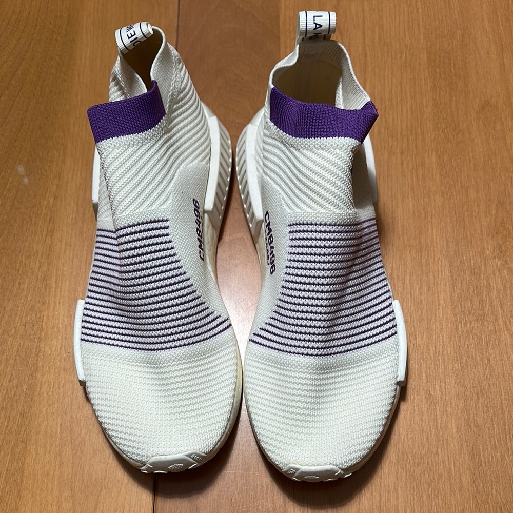 Adidas White and Purple Sneakers, CM8496-L.3.4.5.6.7. Size 81/2. Never worn.